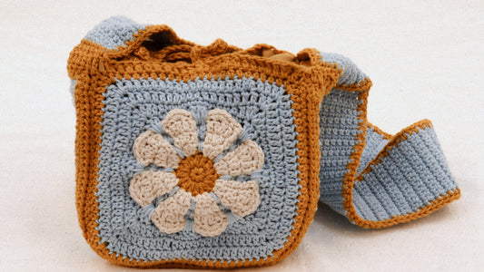 BLUE&YELLOW DAISY CROCHET BAG